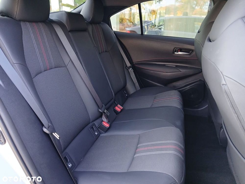 Toyota Corolla 1.8 Hybrid GR Sport - 24