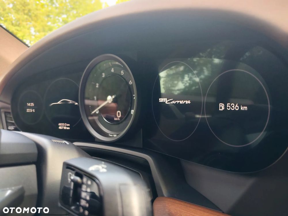 Porsche 911 Carrera - 20