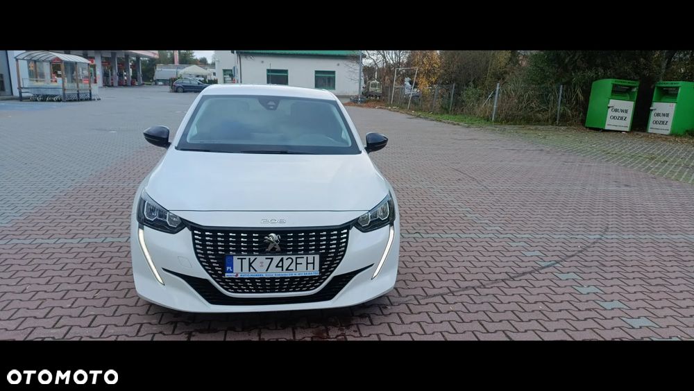 Peugeot 208 - 12