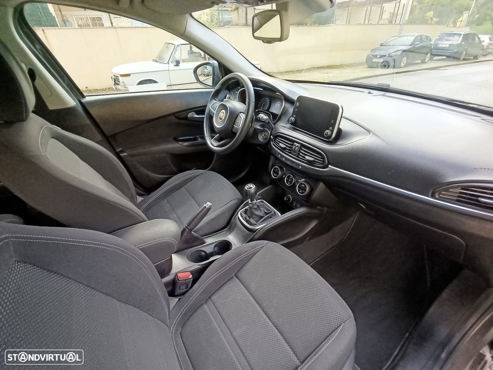 Fiat Tipo 1.6 M-Jet Lounge JLL17 - 18