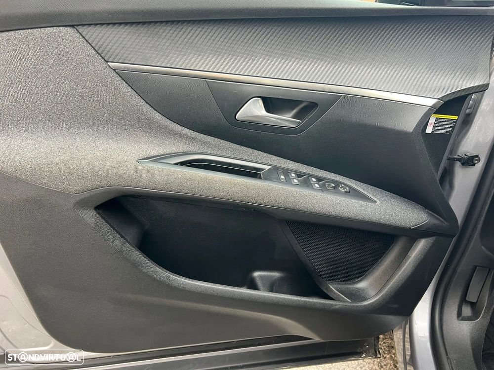 Peugeot 5008 1.5 BlueHDi Allure EAT8 - 8