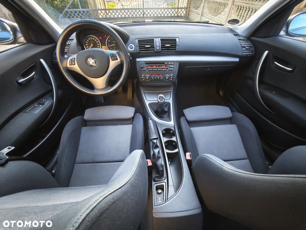 BMW Seria 1 118i - 23