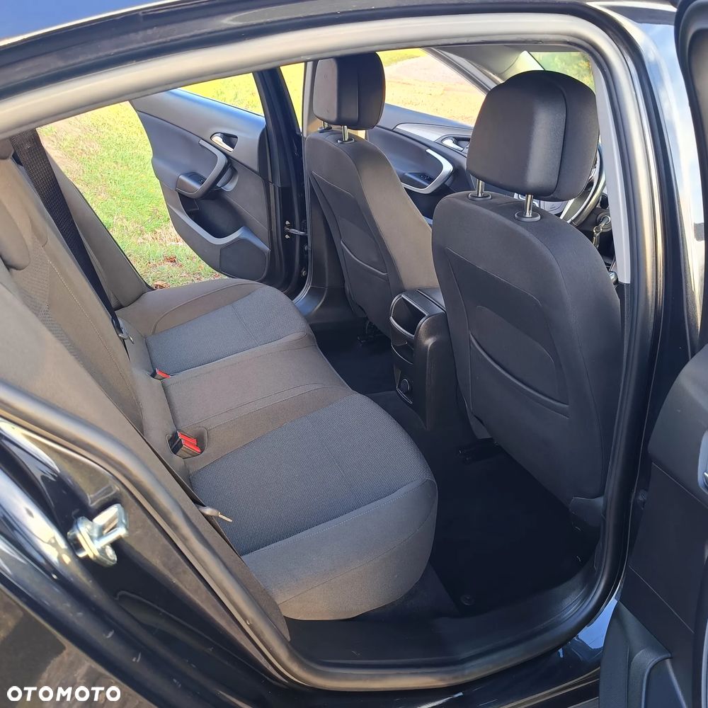 Opel Insignia - 28