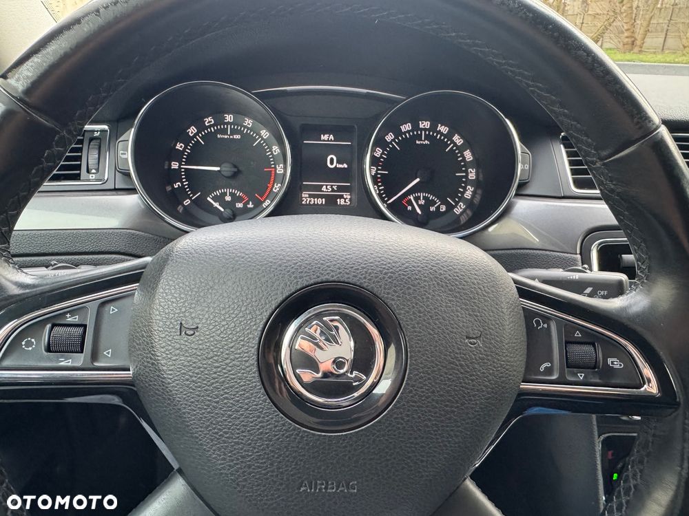 Skoda Superb 2.0 TDI Ambition DSG - 3