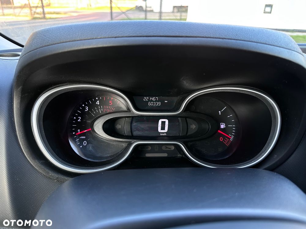 Renault Trafic - 16