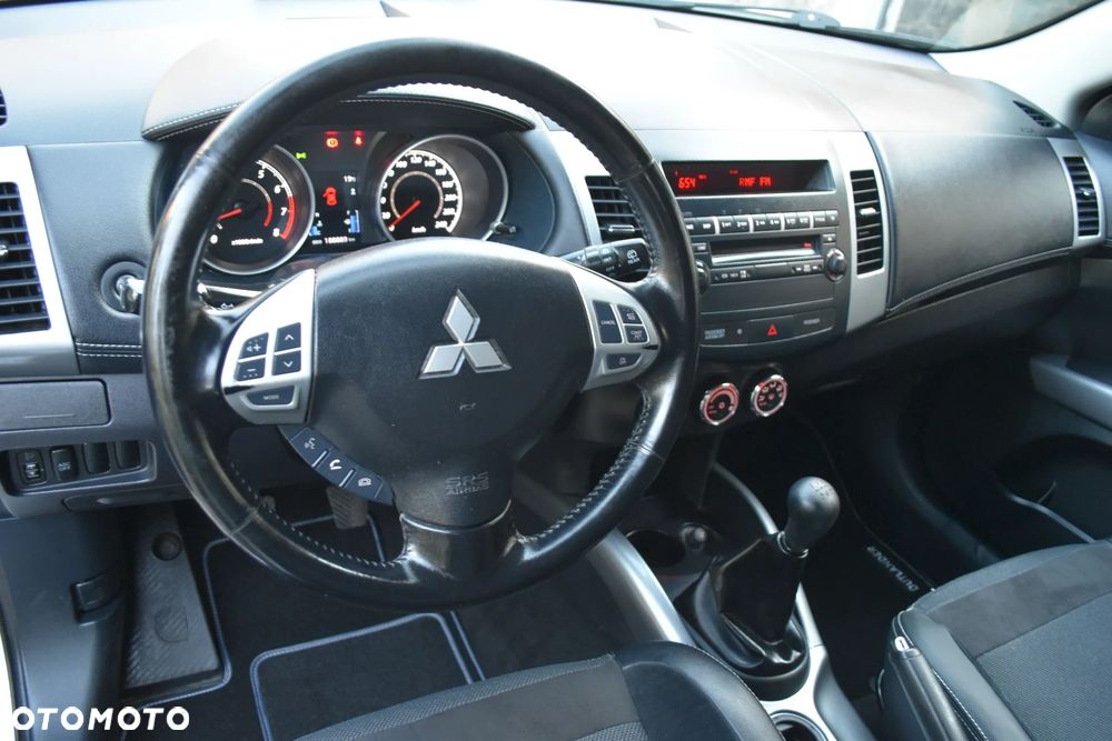 Mitsubishi Outlander 2.0 2WD Inform - 22