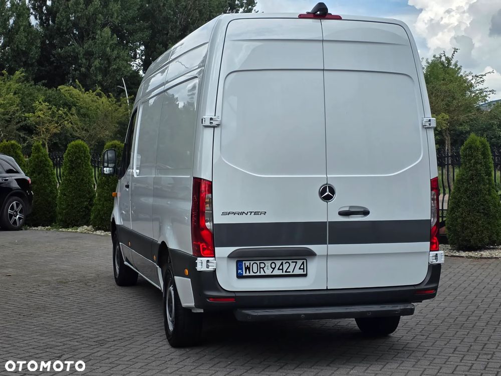 Mercedes-Benz Sprinter 317 - 22