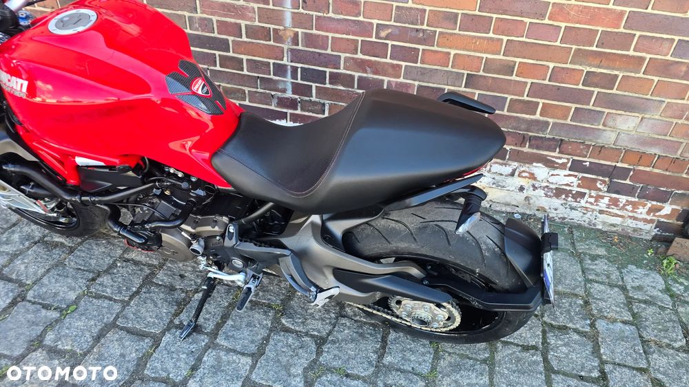 Ducati Monster - 10
