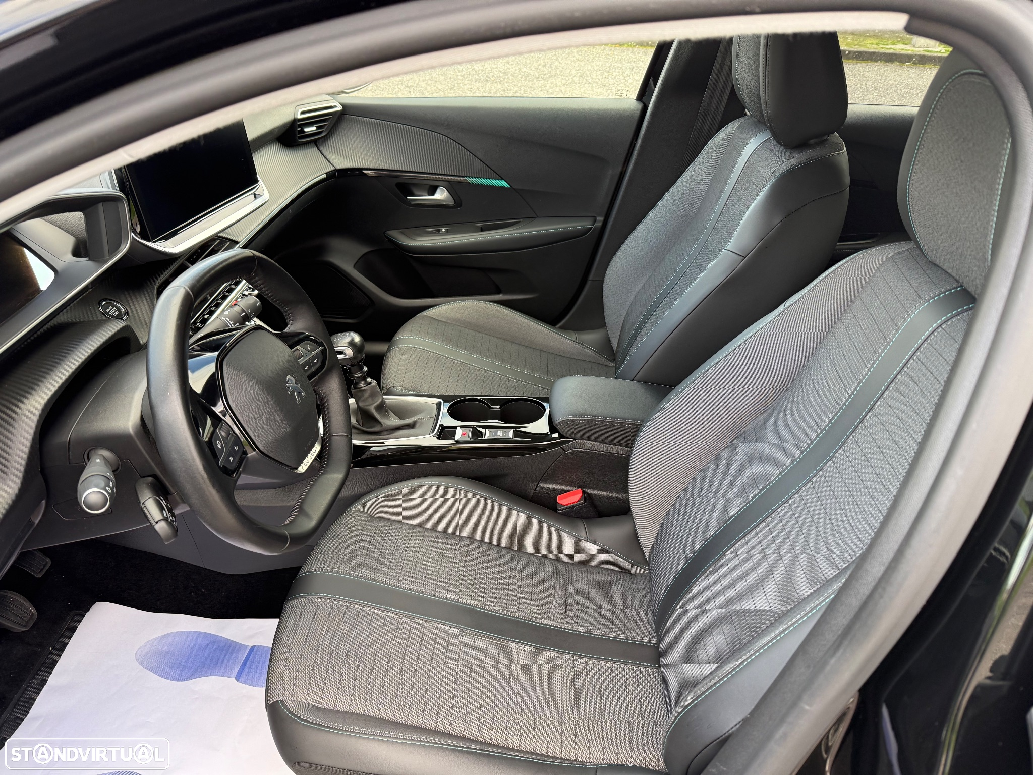 Peugeot 208 1.2 PureTech Allure - 14
