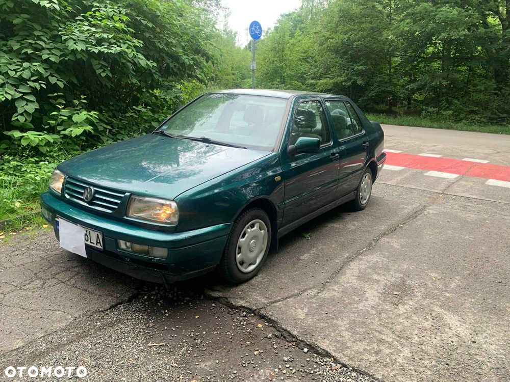 Volkswagen Vento - 2