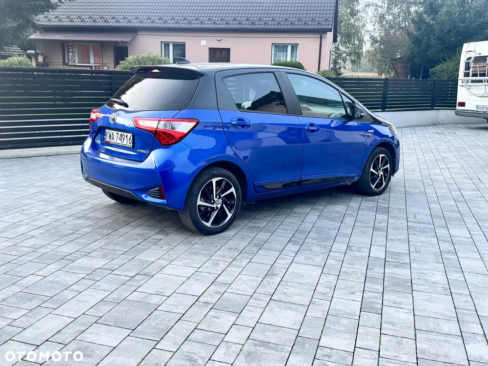 Toyota Yaris Hybrid 100 Premium - 3