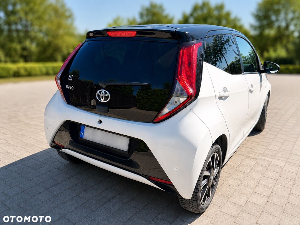 Toyota Aygo x.shift x-play connect - 3