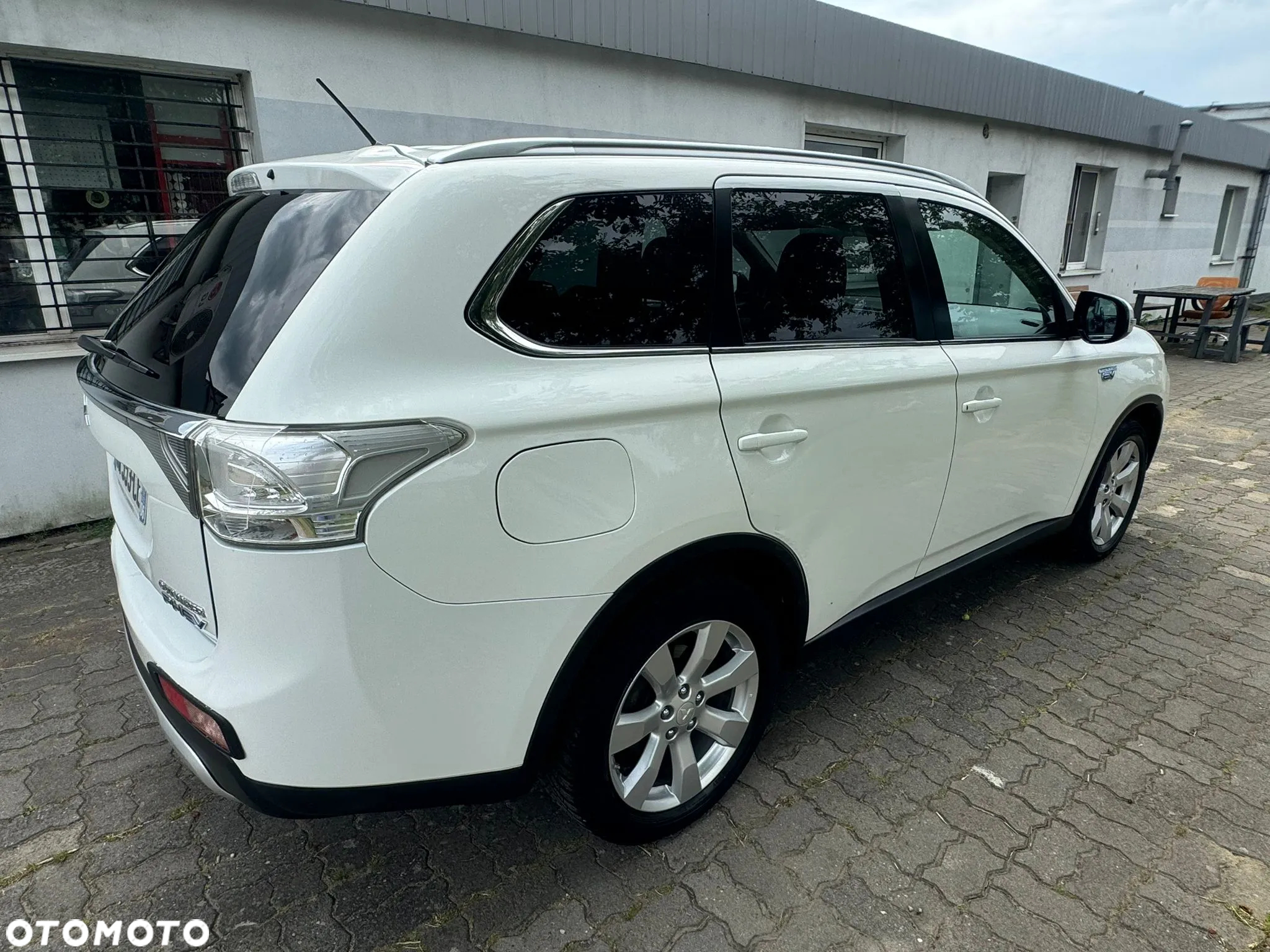 Mitsubishi Outlander - 7