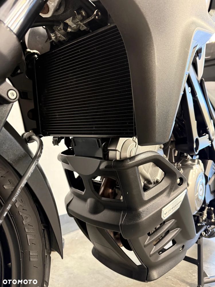 Suzuki V-STROM - 24
