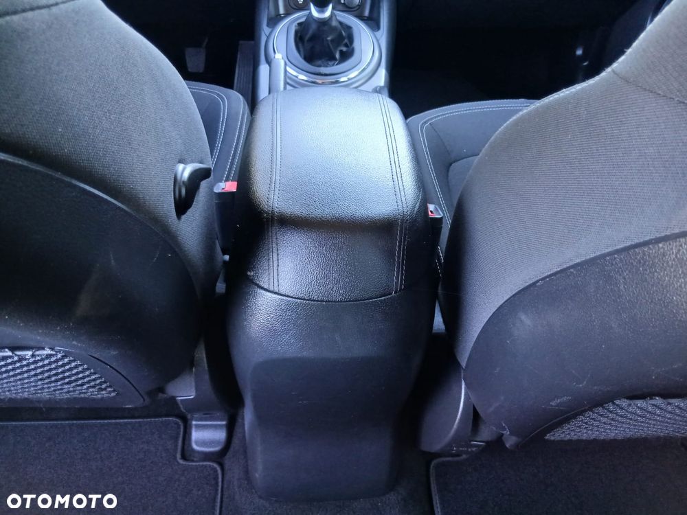 Kia Sportage 1.6 GDI 2WD Attract - 28