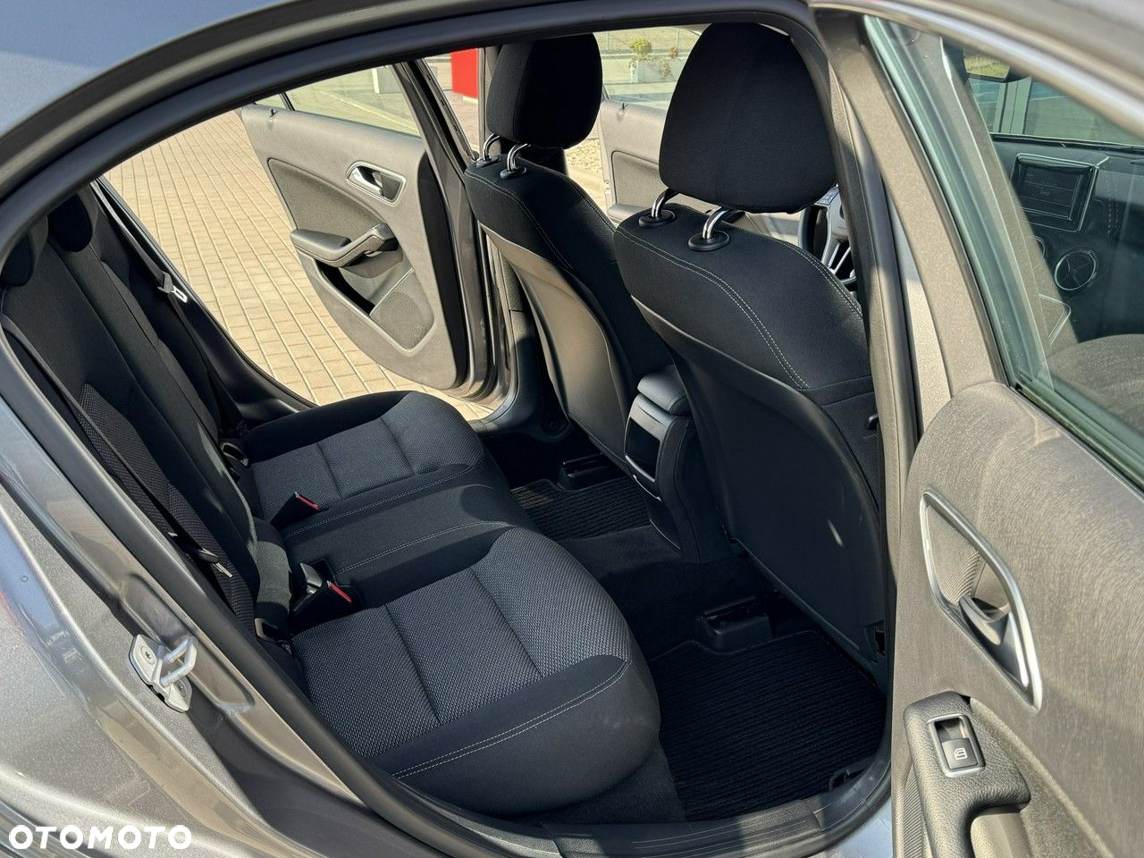Mercedes-Benz Klasa A 180 (BlueEFFICIENCY) 7G-DCT Urban - 13
