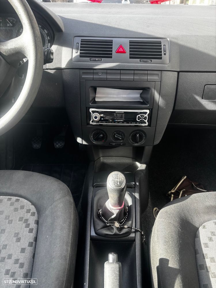 Skoda Fabia - 4