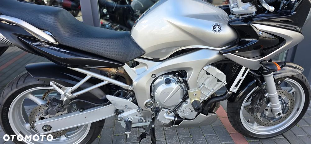 Yamaha FZ6 - 16