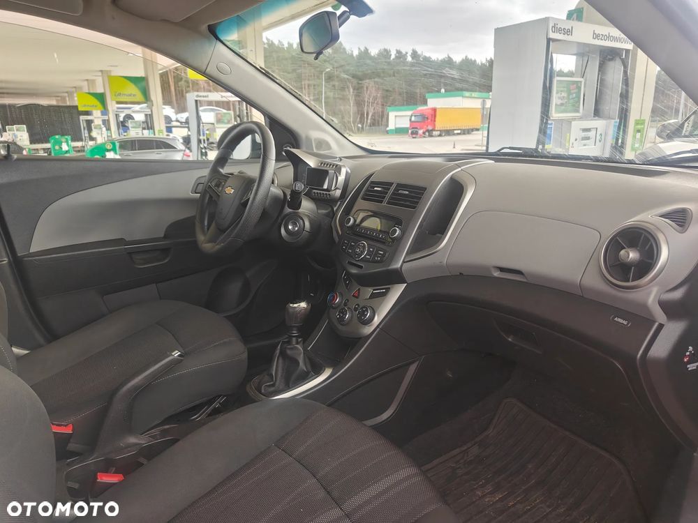 Chevrolet Aveo 1.2 LT - 6