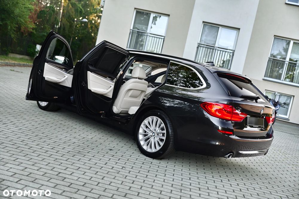 BMW Seria 5 525d Luxury Line - 9