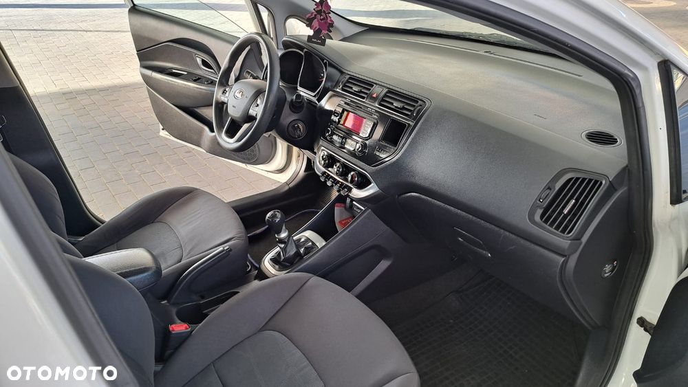 Kia Rio 1.2 Attract - 5