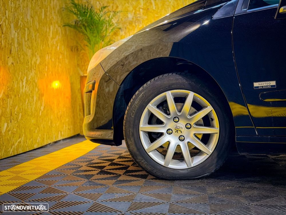 Peugeot 308 SW 1.6 HDi Executive CVM6 - 17