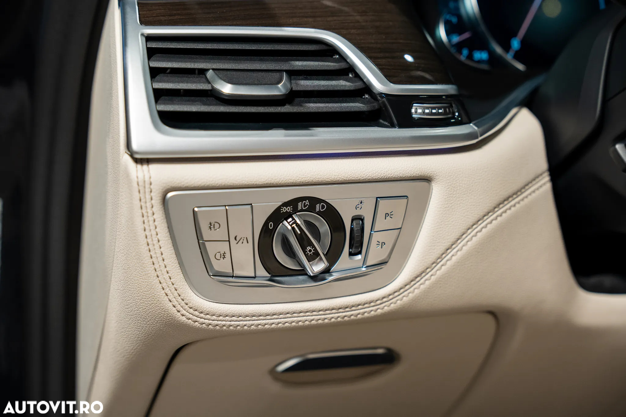 BMW Seria 7 750d xDrive - 23