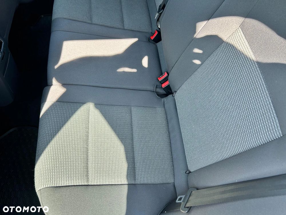 Volkswagen Golf 1.9 TDI Q-Line - 22