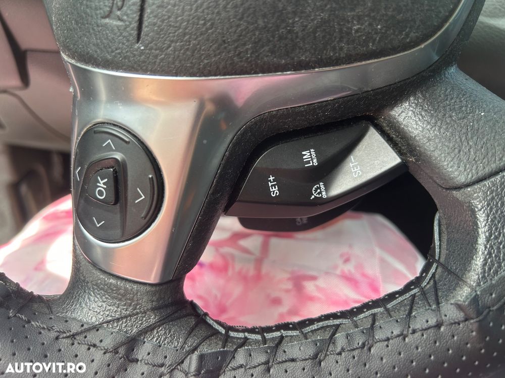 Ford Focus - 8