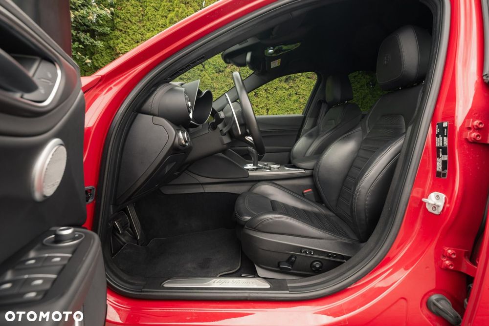 Alfa Romeo Giulia 2.0 Turbo Veloce Q4 - 14