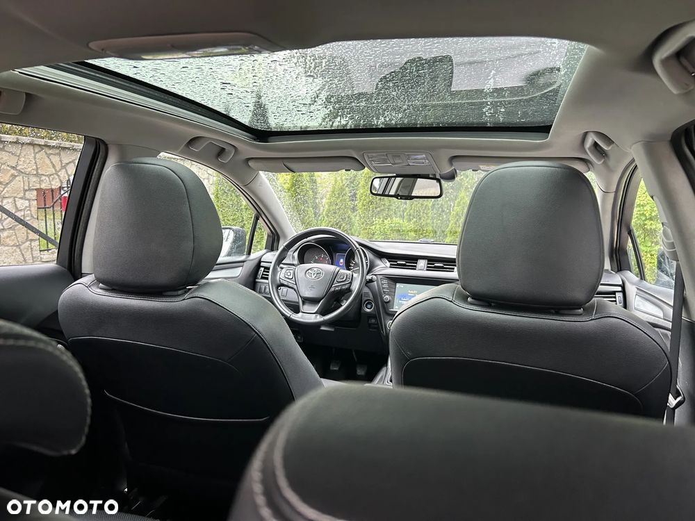 Toyota Avensis - 32