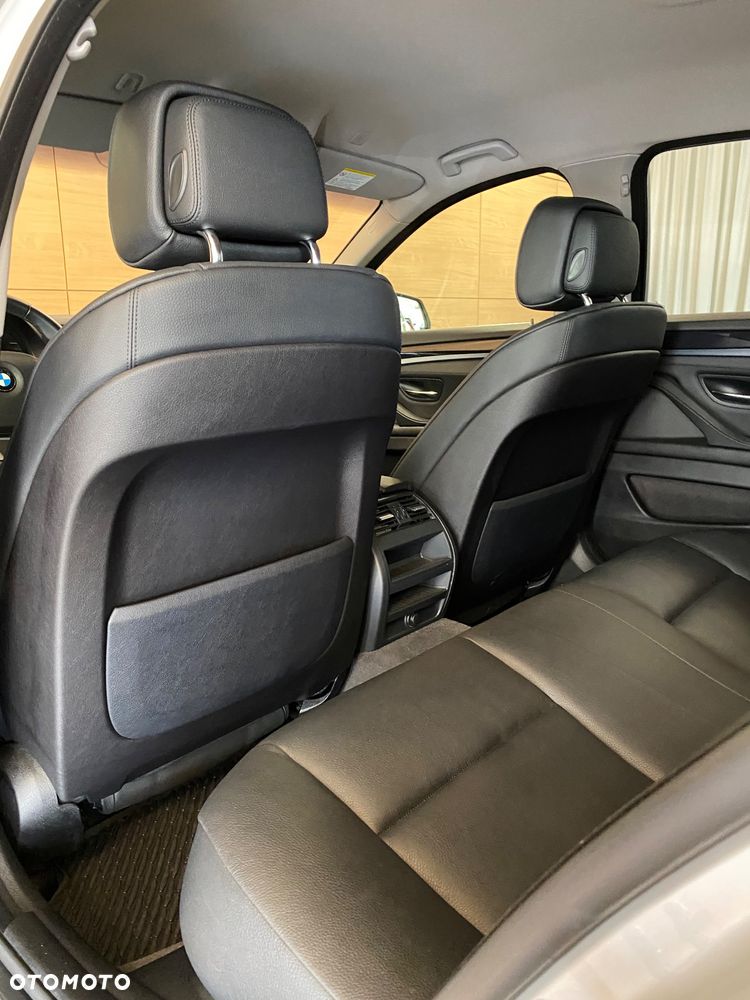 BMW Seria 5 523i Sport-Aut - 5
