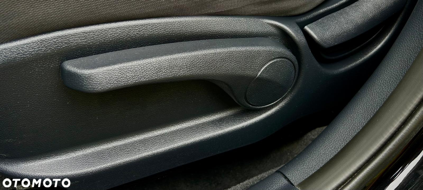 Kia Rio - 11