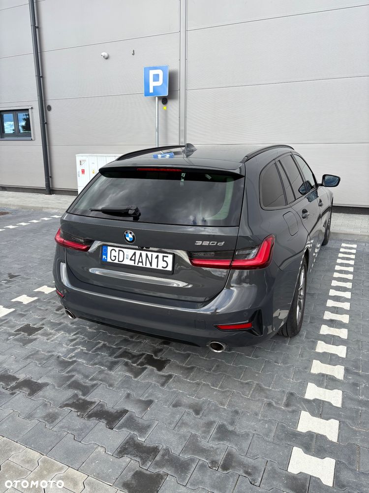 BMW Seria 3 320d Sport Line - 10