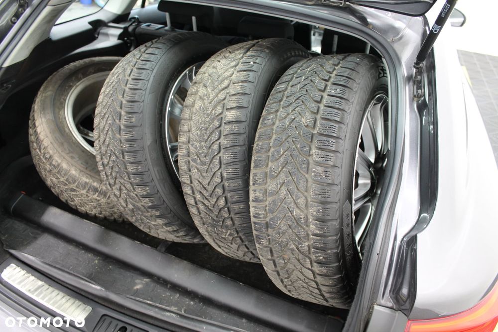 Toyota Avensis Touring Sports 1.8 Multidrive S Executive - 17