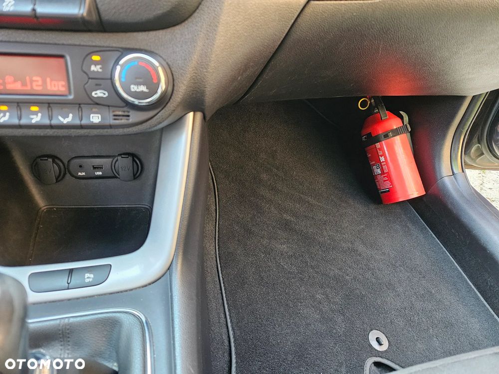 Kia Ceed 1.4 L - 11