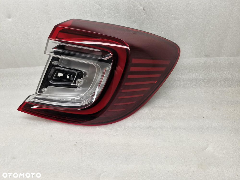 REANULT CAPTUR II LAMPA PRAWA TYŁ 265504004R - 2