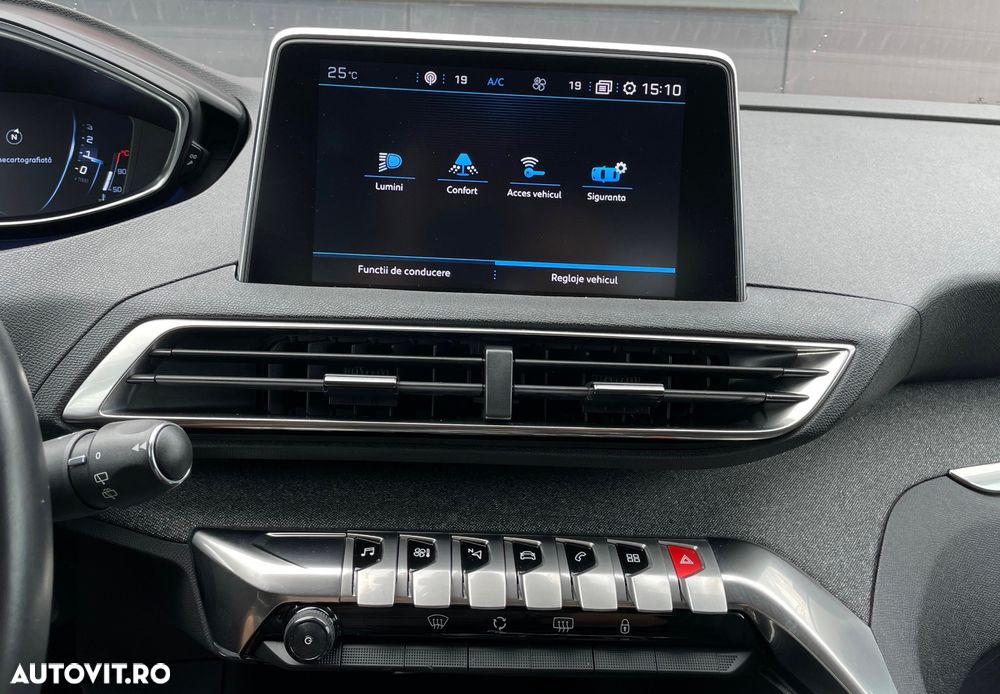 Peugeot 3008 1.2 PureTech 130 EAT8 GT - 27