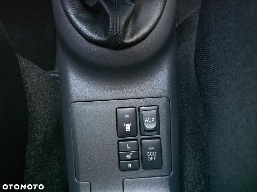 Toyota Yaris - 35