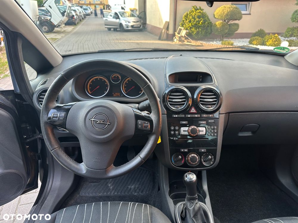 Opel Corsa 1.2 16V Essentia - 7