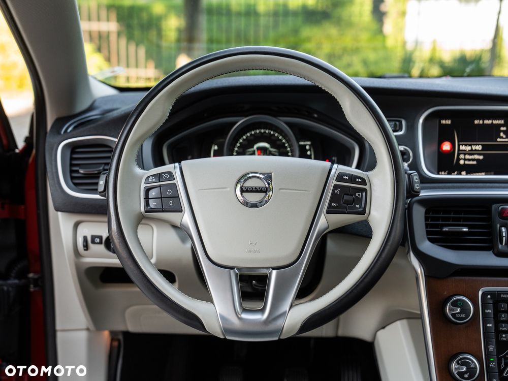 Volvo V40 T2 Drive-E Momentum - 34
