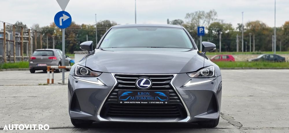 Lexus Seria IS 300h Executive - 23