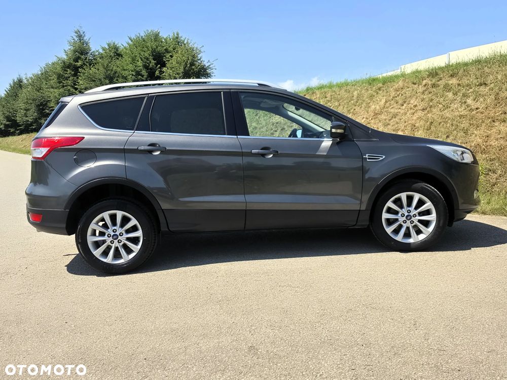 Ford Kuga 2.0 TDCi 2x4 Titanium - 16