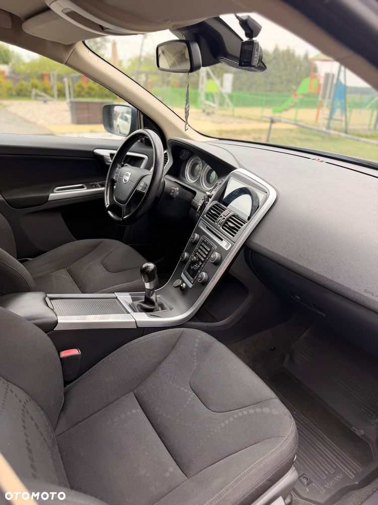 Volvo XC 60 D5 AWD Momentum - 7
