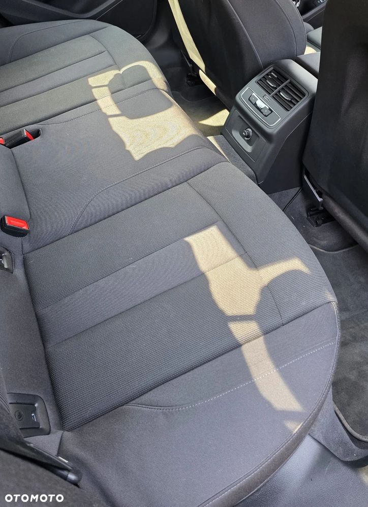 Audi A4 Limousine 35 TFSI mHEV S Line S tronic - 22