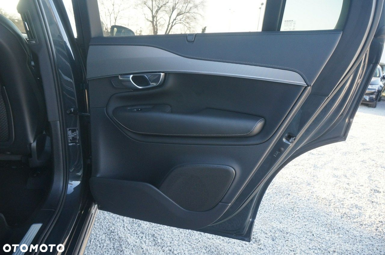 Volvo XC 90 - 40