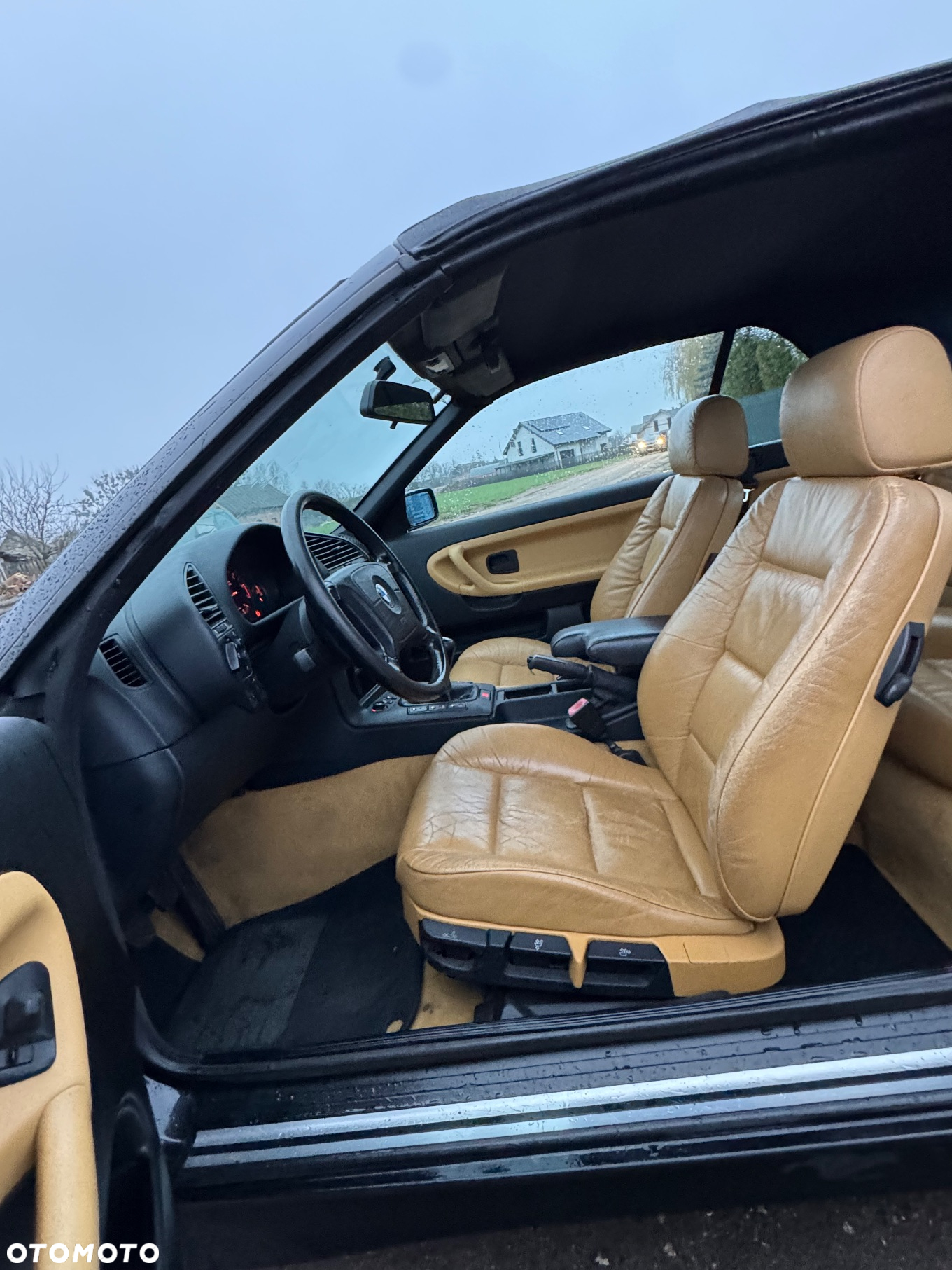BMW Seria 3 318i Cabriolet - 17