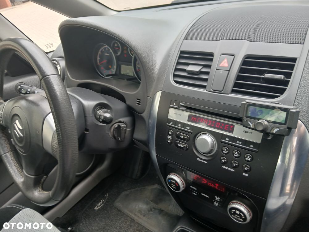 Suzuki SX4 1.6 VVT 4x2 Comfort - 14