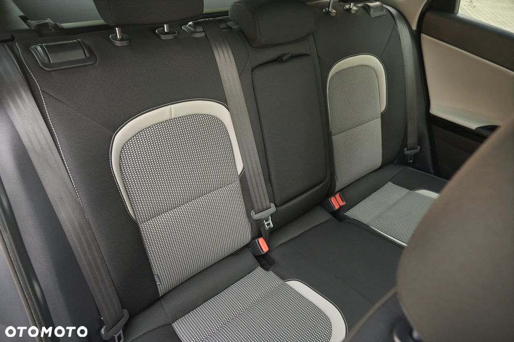Kia Ceed 1.6 CRDi 128 Platinum Edition - 28