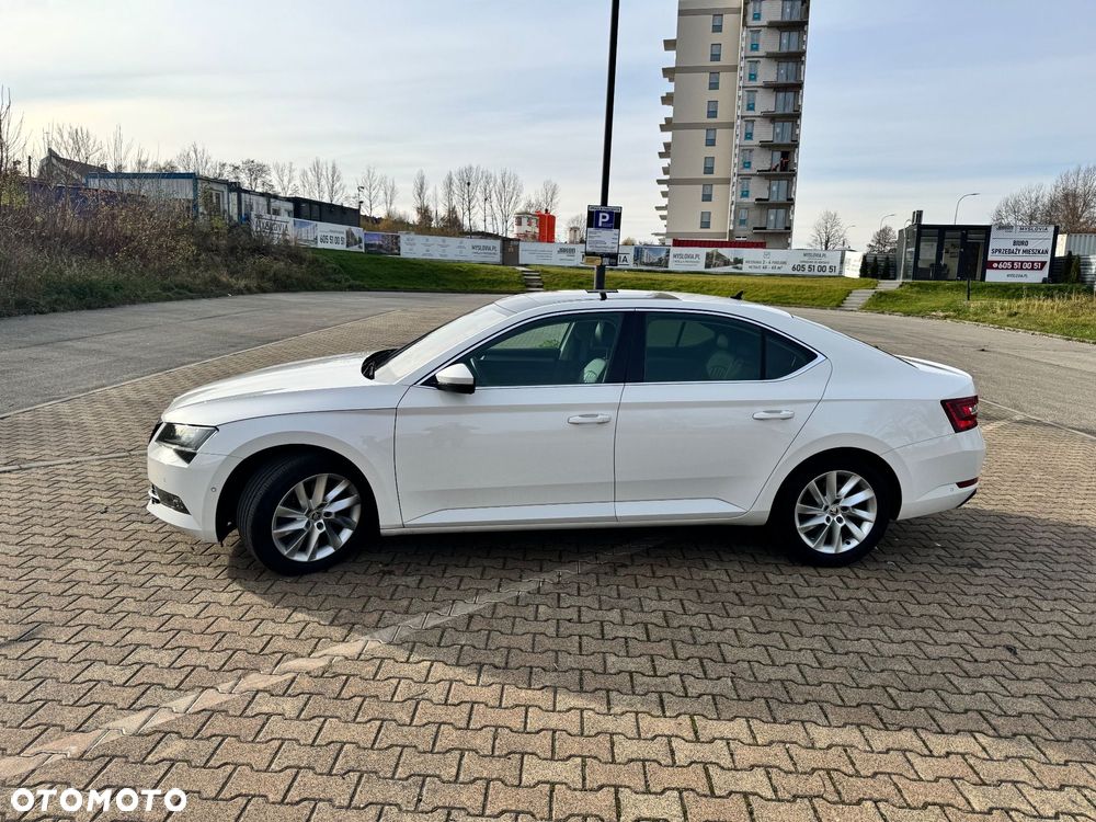 Skoda Superb 2.0 TDI Style - 3